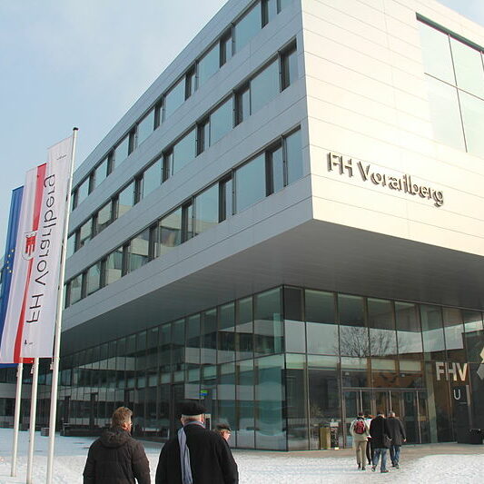 800px-FHV_Dornbirn_2012-02-11_Umgebung_001